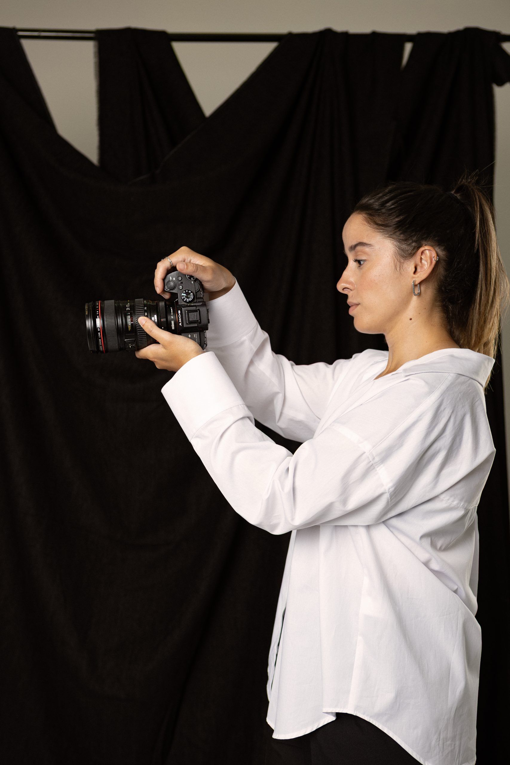 Nuria — Community Manager y Creadora de Contenido Visual